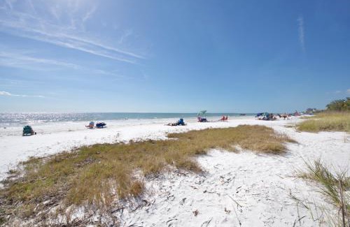 Fort Myers Beach Apartment | Lovers Key #1106 by Sun Palace Vacations
