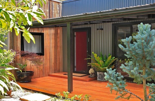 Mittagong House | Quirky Lovett Hotel: Child-Friendly Retreat with Kitchen