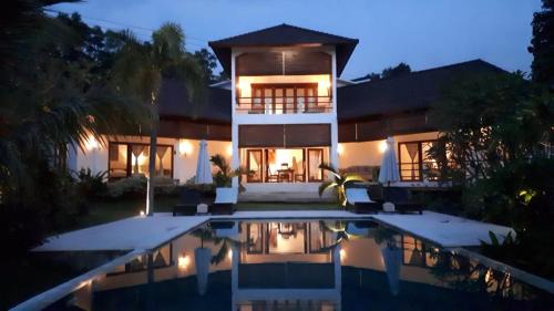 Kayu Putih Villa | Paradise by the Ocean: 5-Star Lovina Retreat Awaits