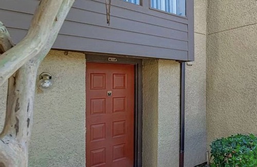 Las Colinas Condo | Cozy Condo Perfectly Positioned Between DFW & Love Field