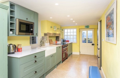 Skipton House | Lovingly converted cottage sleeping 10 guests with access to an award winning wellbeing resort
