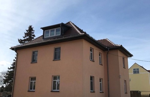 Zwenkau Apartment | Beautiful Top Floor Apartment with Pool & Breakfast Included