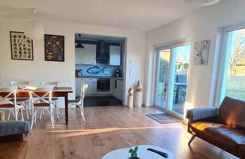 Werder House | Beautifully Furnished Holiday Home Near Lake Plessow
