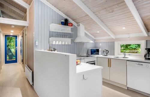 Læsø House | Relax at Lovis - Oceanfront Retreat with Pool & Spa Access