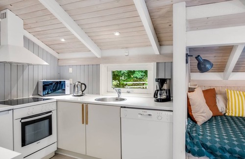 Læsø House | Relax at Lovis - Oceanfront Retreat with Pool & Spa Access