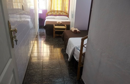 San Fernando House | Budget-Friendly Stay at Las Llaves with Spa & Breakfast