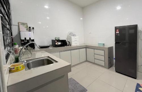 Kampung Tembok House | Guest Rated 10/10: Mountainville Semi-D Bungalow for All