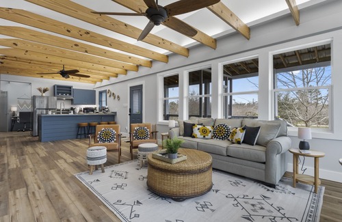 Waveland House | Beachside Retreat: 10/10 Rated with Hot Tub & Fire Pit
