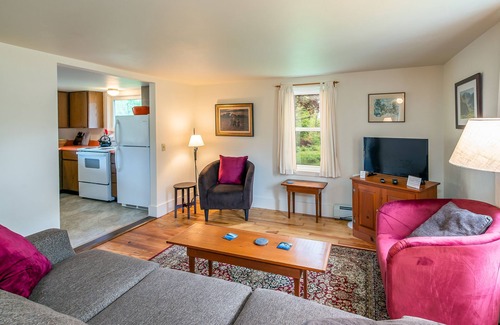 Orrs Island Cottage | Cozy Lowell's Cove Cottage: 2BR with Oceanfront Views