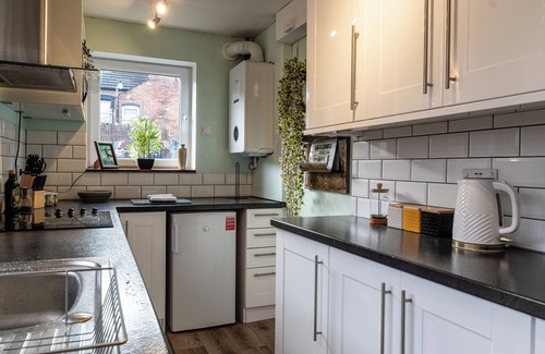 Pontrilas House | Lowell Street - Cosy 2 BD in Worcester