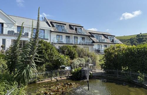 Seaton House | Oceanfront Escape at Lowena - Mount Brioni, Rated 10/10