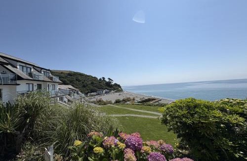 Seaton House | Oceanfront Escape at Lowena - Mount Brioni, Rated 10/10