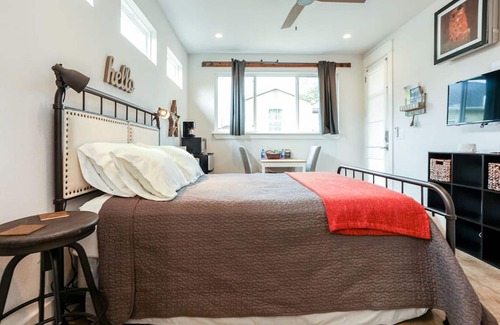 Chestnut House | Experience Comfort: Immaculate Room Near UT & Downtown