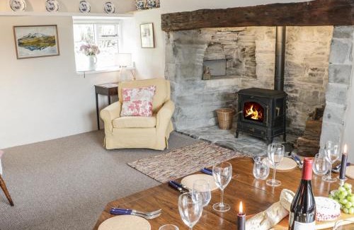 Hopton Castle House | Pet-Friendly Retreat at Lower Hodre - Rated 9/10 by Guests
