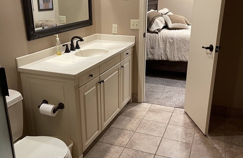 South Central Omaha House | Cozy Omaha Retreat with Private Room, Bath & Spa Amenities