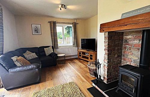 Llanddewi Ystradenny House | Discover Lower Pentre: Your Ideal Getaway Awaits