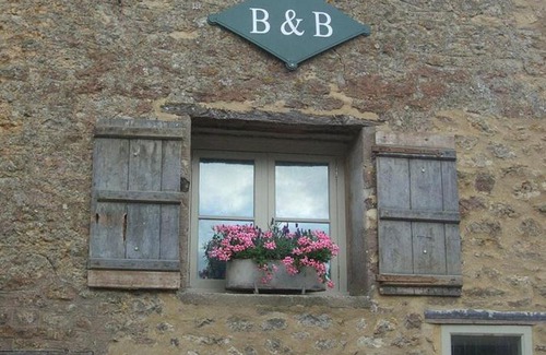 Crewkerne Bed & Breakfast | Discover Lower Severalls Farmhouse: Pet-Friendly Retreat