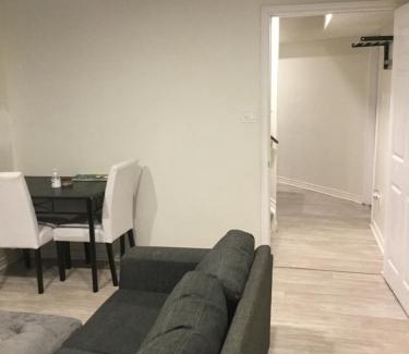 Cambridge Apartment | Inviting Lower Unit Entire Apartment for Family Getaway