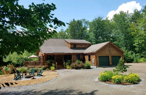 Meredith Apartment | Lower walk out level, 1 Bedroom and Studio Queen Apartment in Country Cabin