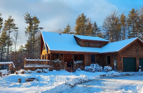 Meredith Apartment | Lower walk out level, 1 Bedroom and Studio Queen Apartment in Country Cabin
