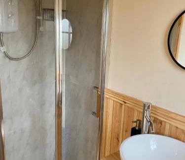 Richmond Other | Guest Rated 10/10: Lowgingerfield Shepherd Hut Retreat