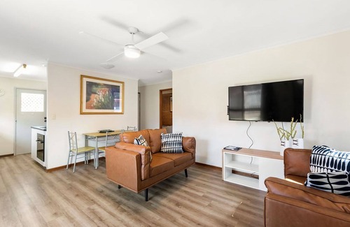 Redcliffe Apartment | Pet-Friendly Ocean View at Lowset Sutton, Redcliffe