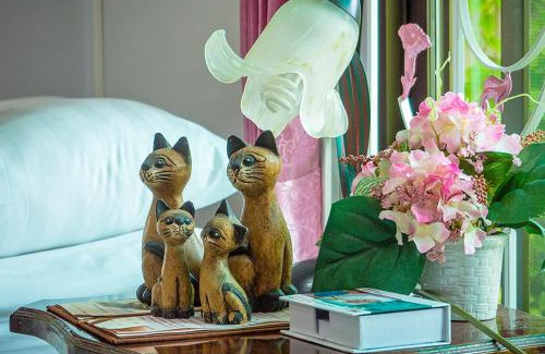 Ayutthaya Bed & Breakfast | Discover Loy Manee House: 9.3/10 Rated Family Retreat
