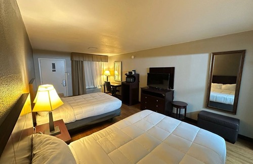 Gainesville Hotel | Convenient Rodeway Inn Gainesville I-35 with Breakfast