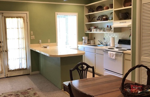 Cheneyville Bed & Breakfast | Discover Comfort at Loyd Hall Plantation with Pool & Breakfast