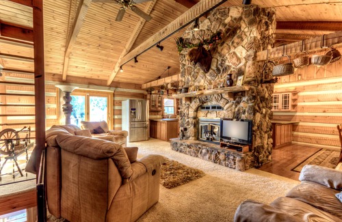 Roach House | Amazing Family Fun Lakefront Log Home with Pool & Views