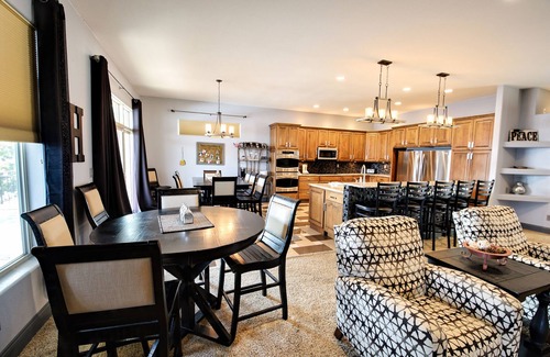 Roach House | Ideal LOZ Family Fun Lakefront Home with Pool & Spa