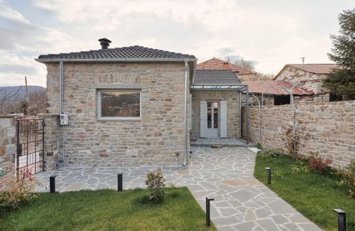 North Tzoumerka Ski Chalet | Discover LozArt Traditional Stone House - Family-Friendly Retreat