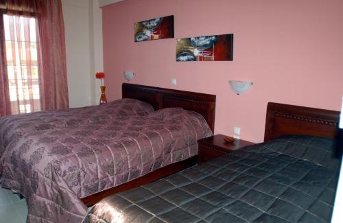 Veroia Hotel | Explore Lozitsi: Top-Rated Stay with Hot Tub & Dining