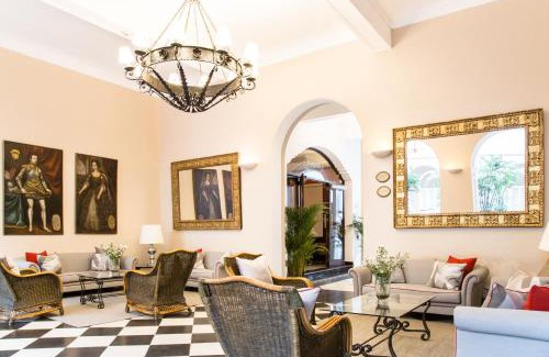 Piura Hotel | Discover LP Los Portales Hotel Piura: Rated 9/10 with Pool