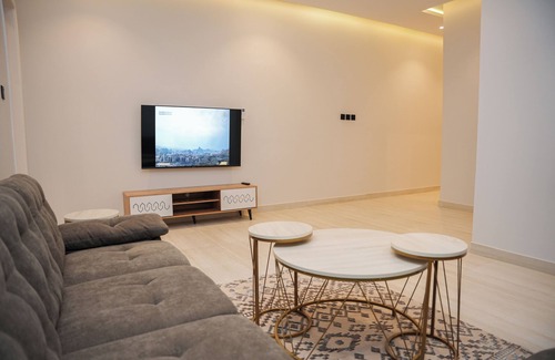 Riyadh Apartment | LP45.3 - Elegant 2BR Apartment in Al Arid
