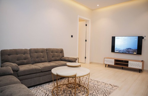 Riyadh Apartment | LP45.3 - Elegant 2BR Apartment in Al Arid