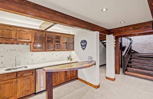 Jackson Hole House | Experience Breathtaking Mountain Views in a Peaceful Retreat