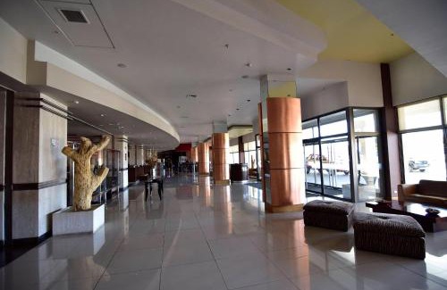 Calama Hotel | Relax at Alto del Sol Calama: Poolside Family Getaway