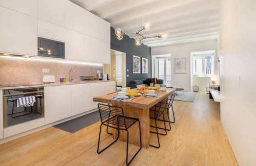 Bairro Alto Apartment | Family-Friendly Apartment in Bairro Alto with Spa & Kitchen
