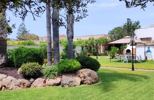 Marsala House | Discover Casa Vacanze Antico Casale: Oceanfront Bliss
