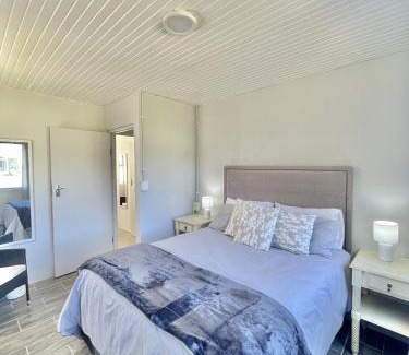 Port Beaufort House | Child-Friendly 4-Star Retreat at LTB-Waterkant Cottage