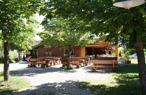 Hayingen House | Family-Friendly Retreat at Ferienpark Lauterdörfle