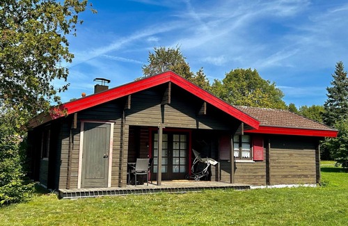 Hayingen House | Cozy Holzblockhaus with Ocean View in Ferienpark Lauterdörfle