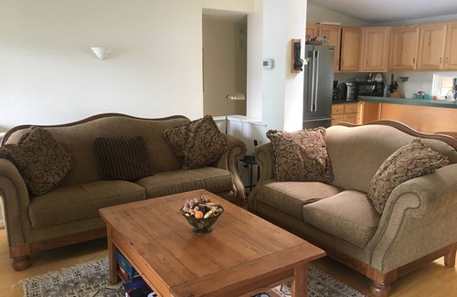 Middlesex House | Beachfront Family Home with Ocean Views & 10/10 Guest Rating