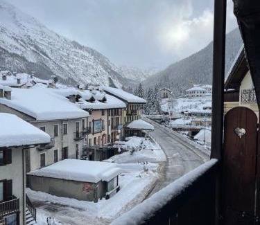 La Thuile Bed & Breakfast | Discover LTHorses & Dreams: Family-Friendly Getaway