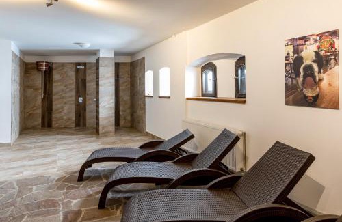 Pec pod Snezkou Hotel | Relax at Luční bouda: Family-Friendly with Spa & Pool