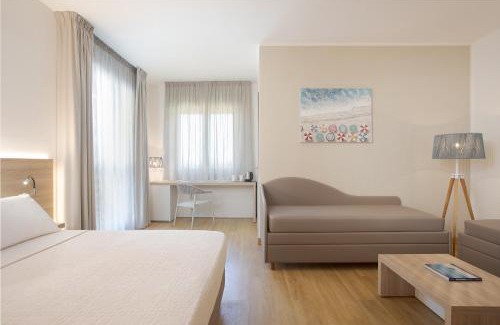 Villarios Hotel | Relax at Lu' Hotel Porto Pino with Oceanfront Views
