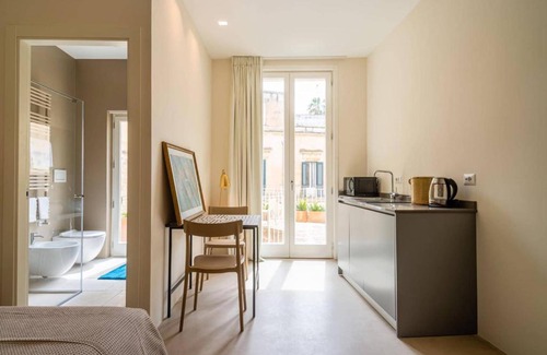 Lecce Historic Center Cabin | Stylish Junior Suite at Lu Leccio - Family-Friendly Stay