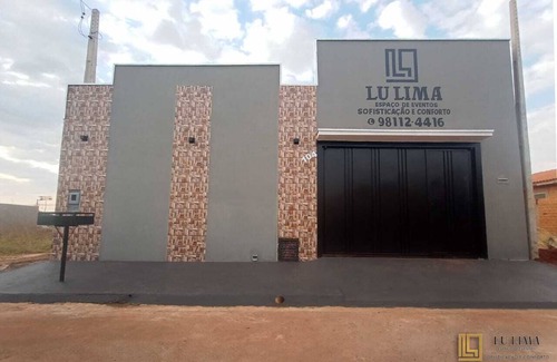 Pitangueiras House | Relaxing House with Pool and BBQ Area for Memorable Stays