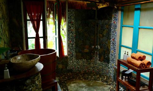 Pu Long Nature Reserve Cabin | Discover Lua Pu Luong: Rated 9.7 with Pool & Restaurant